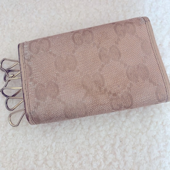 Gucci Authentic Monogram Pink Key Holder - Picture 2 of 2